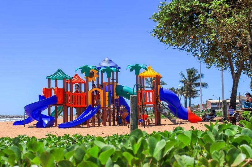 Novos parquinhos são instalados nas praias de Manguinhos e Jacaraípe