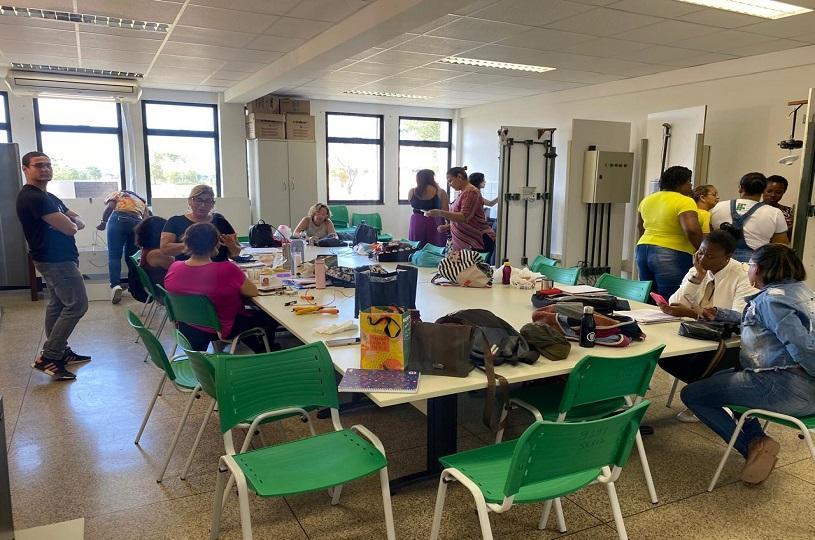 Casa da Rosa: 45 mulheres concluem curso de eletricista predial