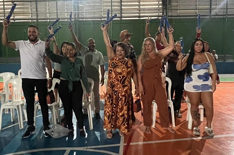 Emoção marca formatura da EJA na Emef Alba Lilia