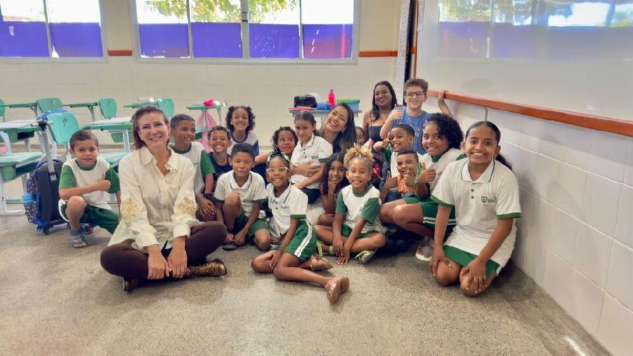 1º dia de aula na Serra: tapete vermelho, participação familiar e visita de autoridades nas escolas