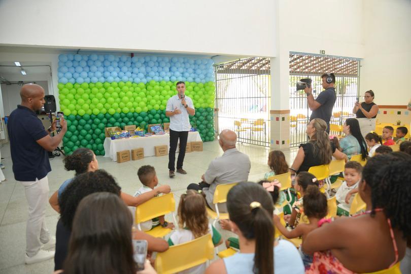 Escolas municipais da Serra iniciam entrega de kits de material escolar nesta quarta-feira (12)