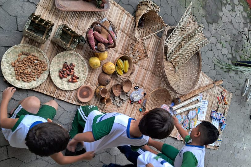 Crianças aprendem sobre cultura dos povos originários em projeto escolar