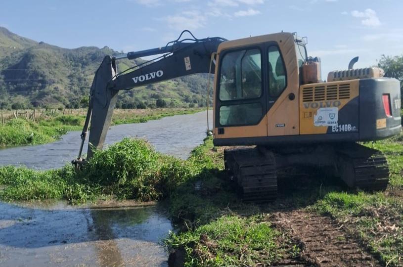 Limpeza de canais reforça prevenção de alagamentos na Serra