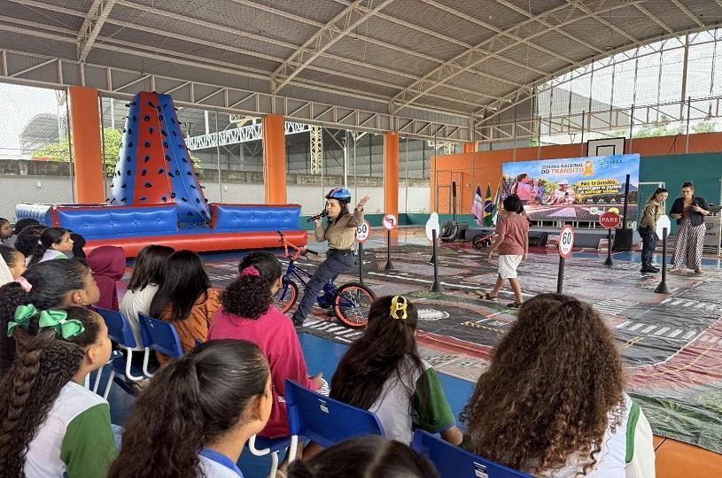 Semana Nacional do Trânsito começa com atividades educativas em escola da Serra